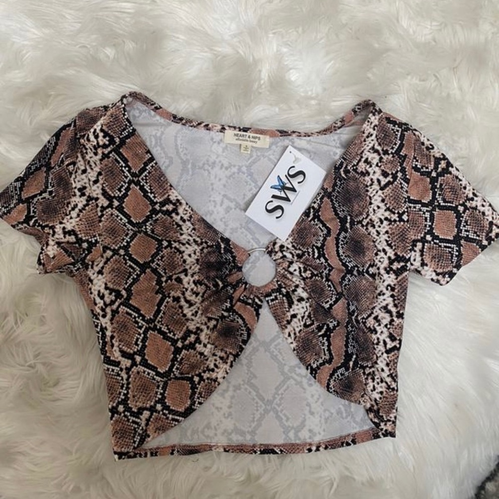 Snap print crop top